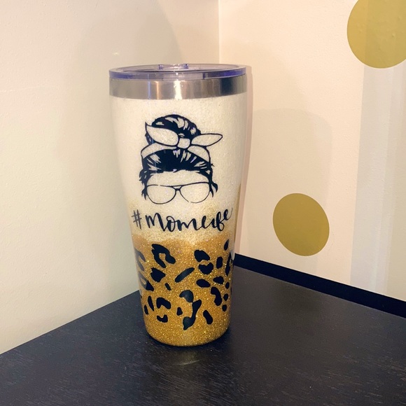Other - #momlife 32 oz tumbler custom